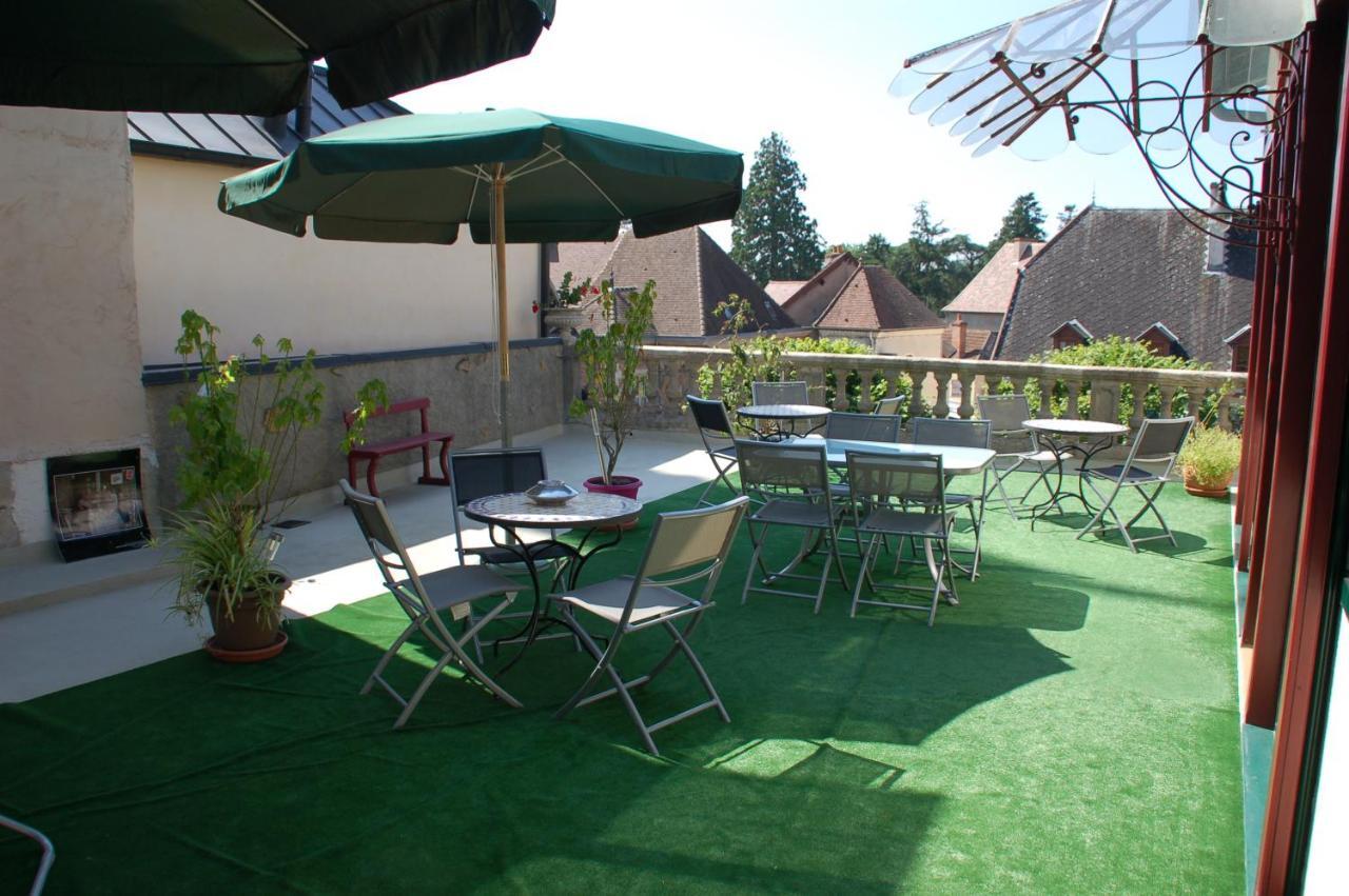 Logis Hotel La Tourelle Du Beffroi Bourbon-Lancy Exterior photo